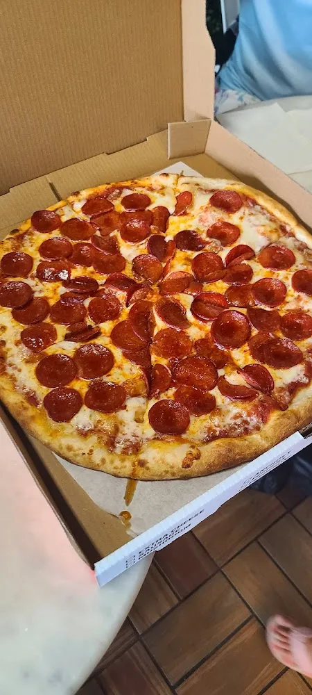 Pepperoni Pizza Extra Chrese and Pep